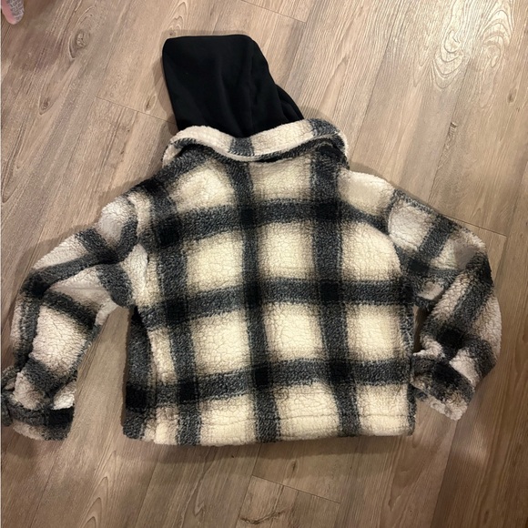 Medium No Boundaries Teddy Jacket - Picture 4 of 4